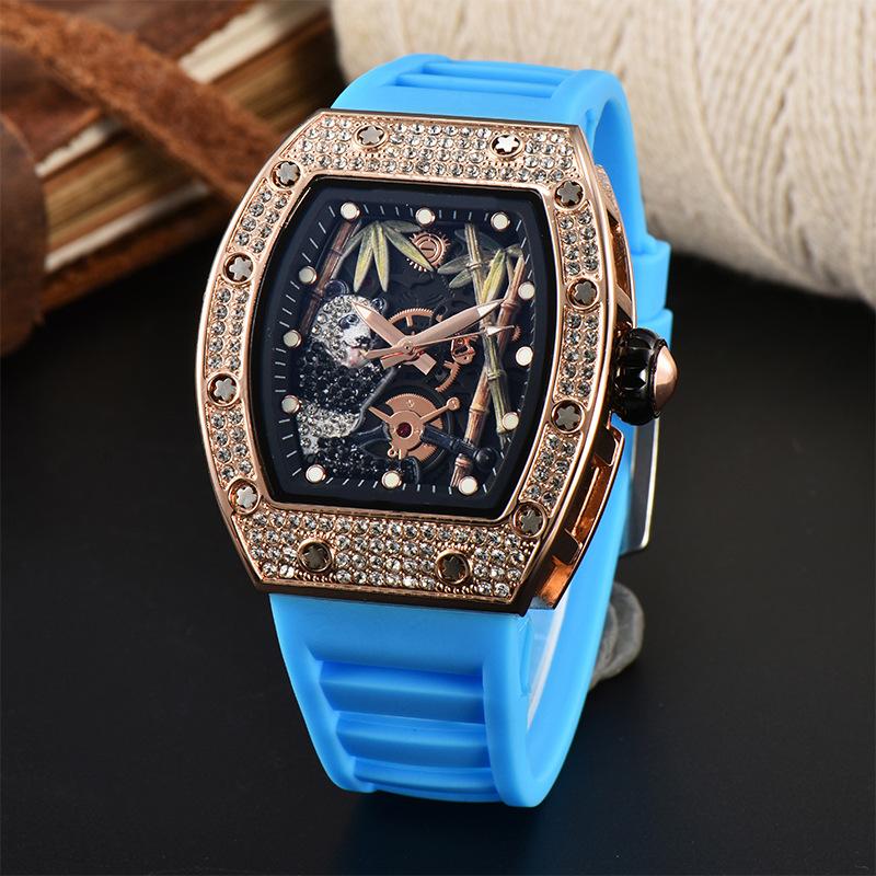 25 New Diamond Quartz Watch Panda Bamboo Hollow Dial Fashion Sports Quartz Watch