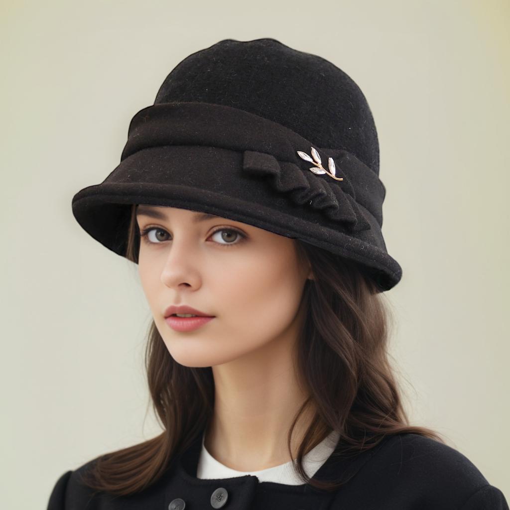 2025 Neue Mütze für Damen Herbst und Winter Gestrickt Warm und Vielseitig Gesichtsbetonend Kleiner Britischer Fischerhut Modisch und Elegant