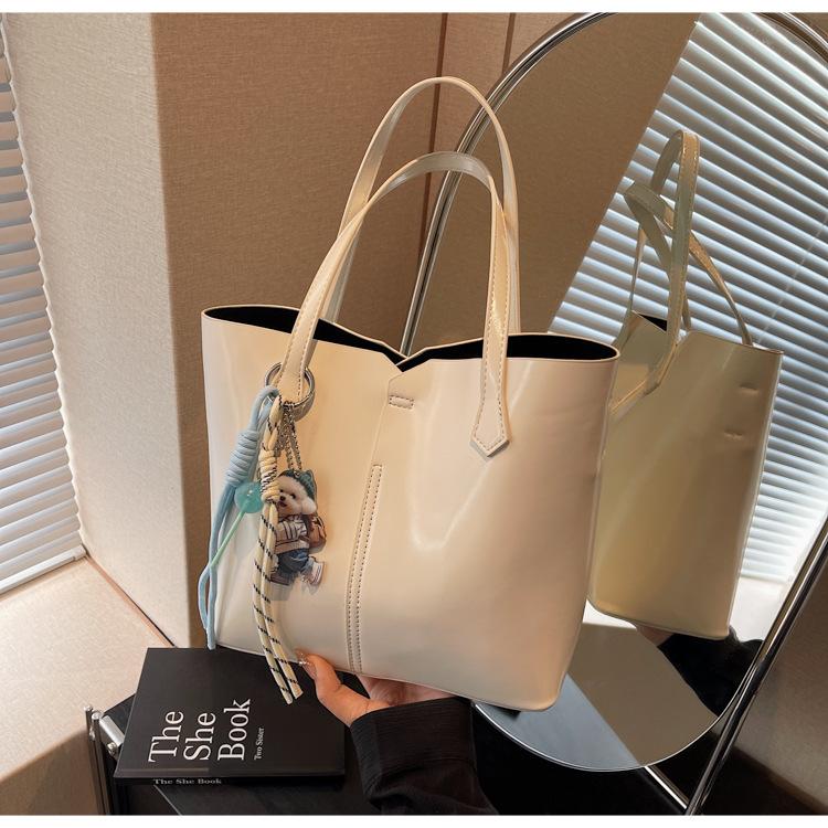 Large-capacity Bag Women's Spring and Summer Versatile New Simple Casual Shoulder Handbag Commuter Tote Bag