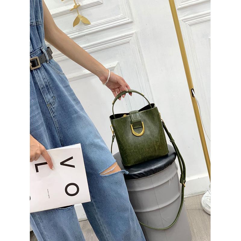 100% Genuine Leather Women's Bucket Bag New Fashion Large Capacity Commuter Handbag Shoulder Crossbody Bag for Women