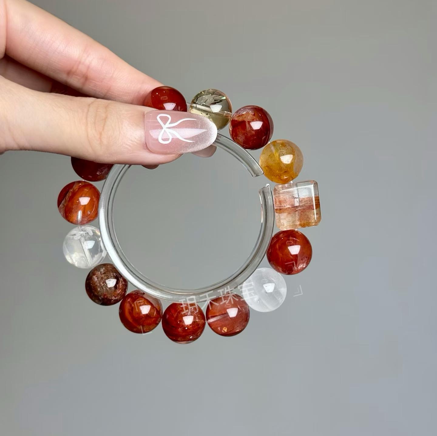 

Autumn Essential: Vibrant Red Crystal Glue Flower for a Mature Look