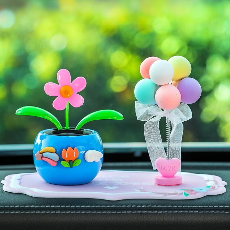 Swinging Sunflower Car Ornament - High-Temperature Resistant Interior Decoration