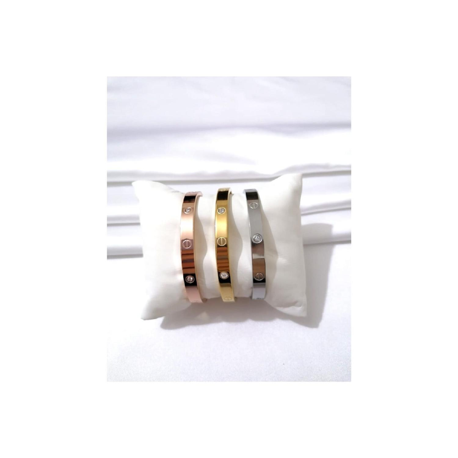 

Унисекс устойчивый к потускнению комбинированный стальной браслет Kartier