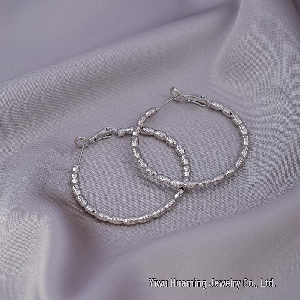 European American Style Luxury Stud Earrings: Elegant Cross-border Niche Hoops, Versatile Celebrity-inspired Accessories