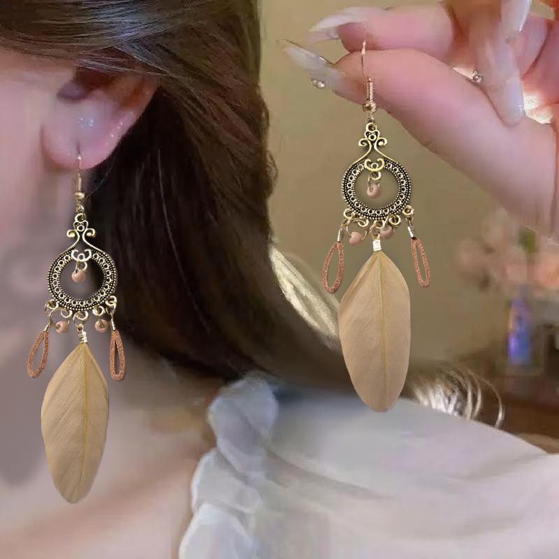 

Bohemian Ethnic Seed Bead Feather Earrings for Seaside Vacations хаки