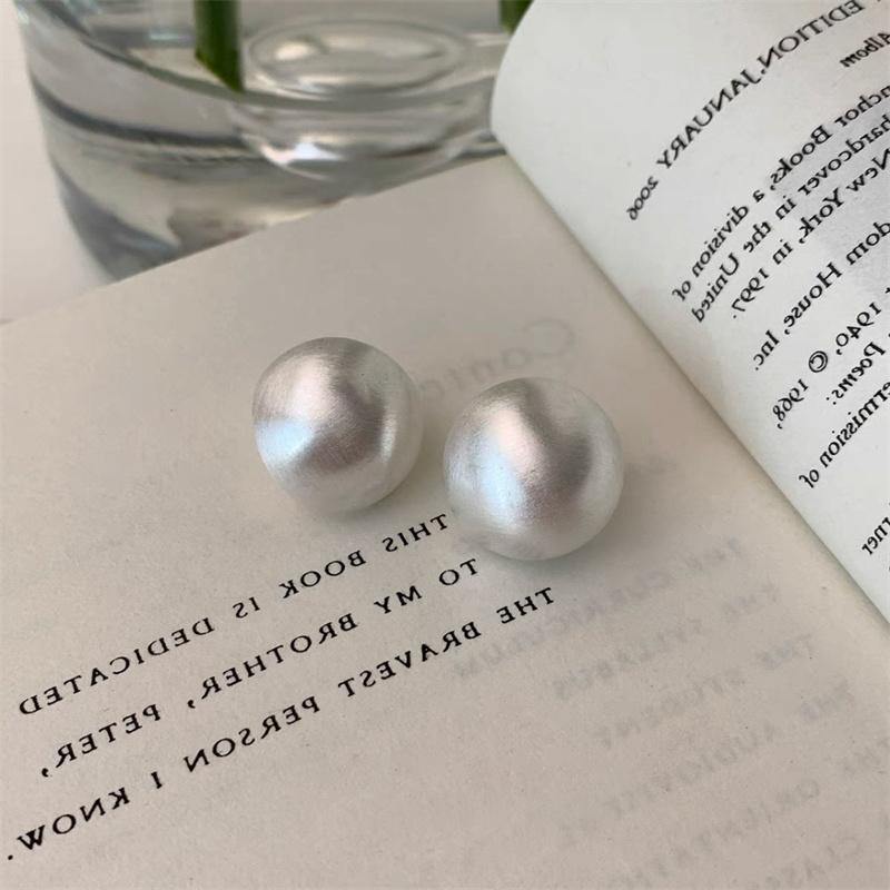 Frosted Gold-plated Brushed Spherical Stud Earrings for Women Retro Unique Creative Versatile Accessories brincos