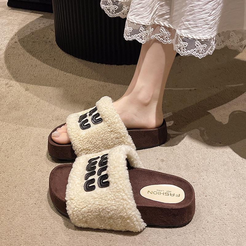 Popular lamb wool slippers women's outer wear casual thick-soled plush slippers shoes women's 2025 new cotton slippers