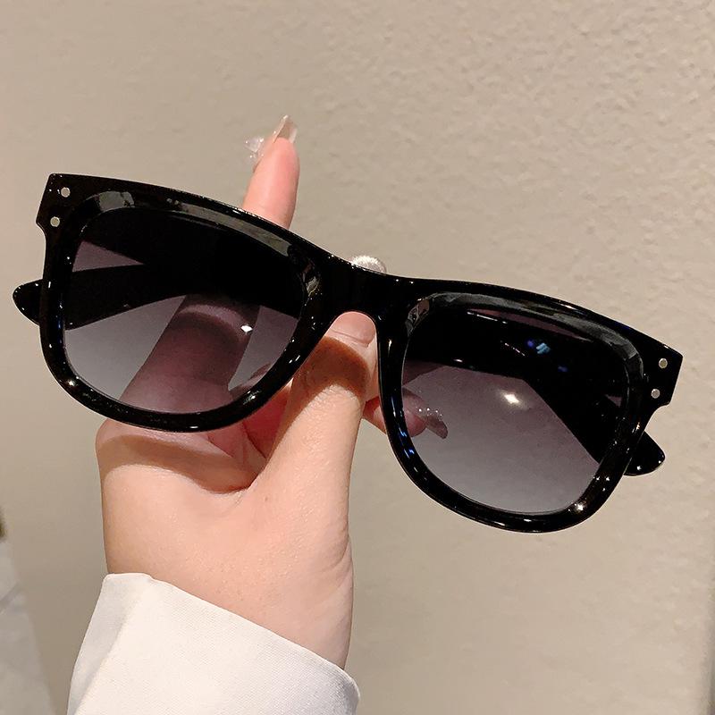 

Y2K Luxury Brand Designer Vintage Square Sunglasses Women Men Trendy Punk Shades UV400 Protection