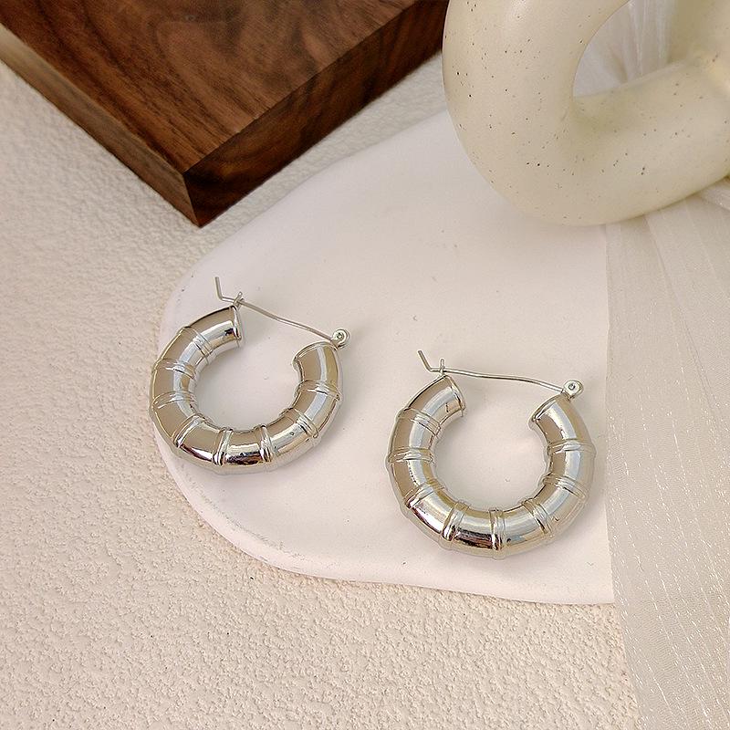 Vintage Cross-Border Fashion Stud Earrings: Unique Design for Women