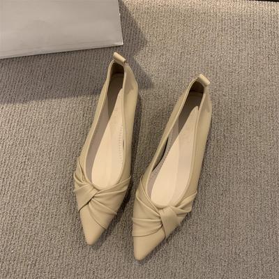 Mode Chaussure unique chaussures pour femmes polyvalent bouche peu profonde talon épais 2025 Printemps et Automne nouveau style avec jupe tempérament escarpins