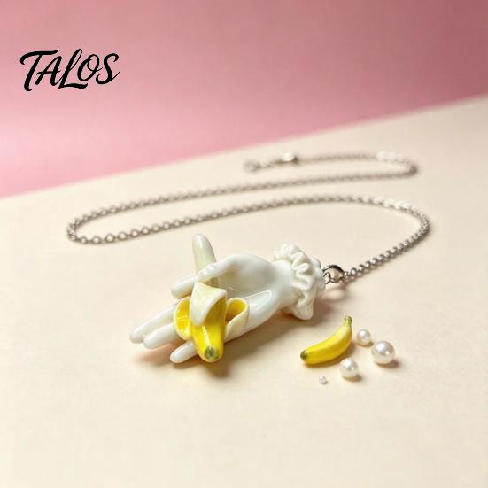 Funny Banana Necklace Pendant Necklace, Resin Hand-Sculpted Cute Humorous Jewelry Gift Lifelike Fruit Jewelry, Creative for Men Women