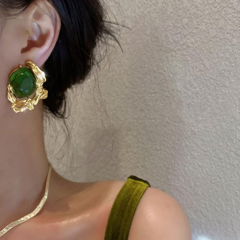 French court style irregular emerald stud earrings fashionable retro light luxury temperament earrings medium antique earrings
