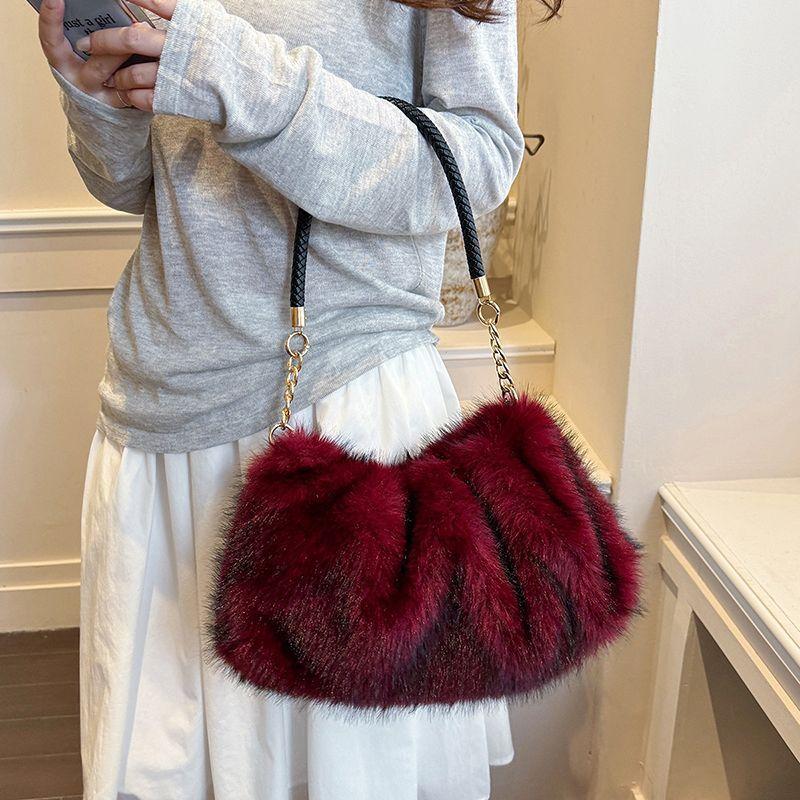 Premium Plush Tote Bag for Women - New Autumn Collection Chain Shoulder Bag Large Capacity Furry Tote