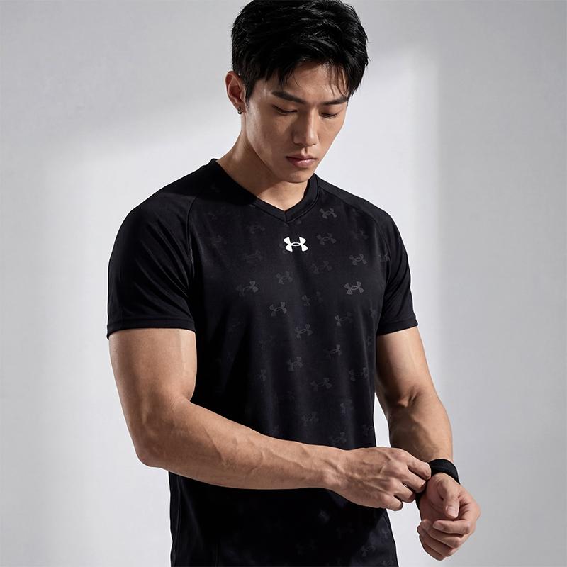 Under Armour Κοντομάνικη Αθλητική Προπόνηση Τρέξιμο Γρήγορη Στεγνότητα Άνετη Γραμμή Μπλουζάκι με Εκτύπωση Unisex Τοπ Μαύρο 21500531-001
