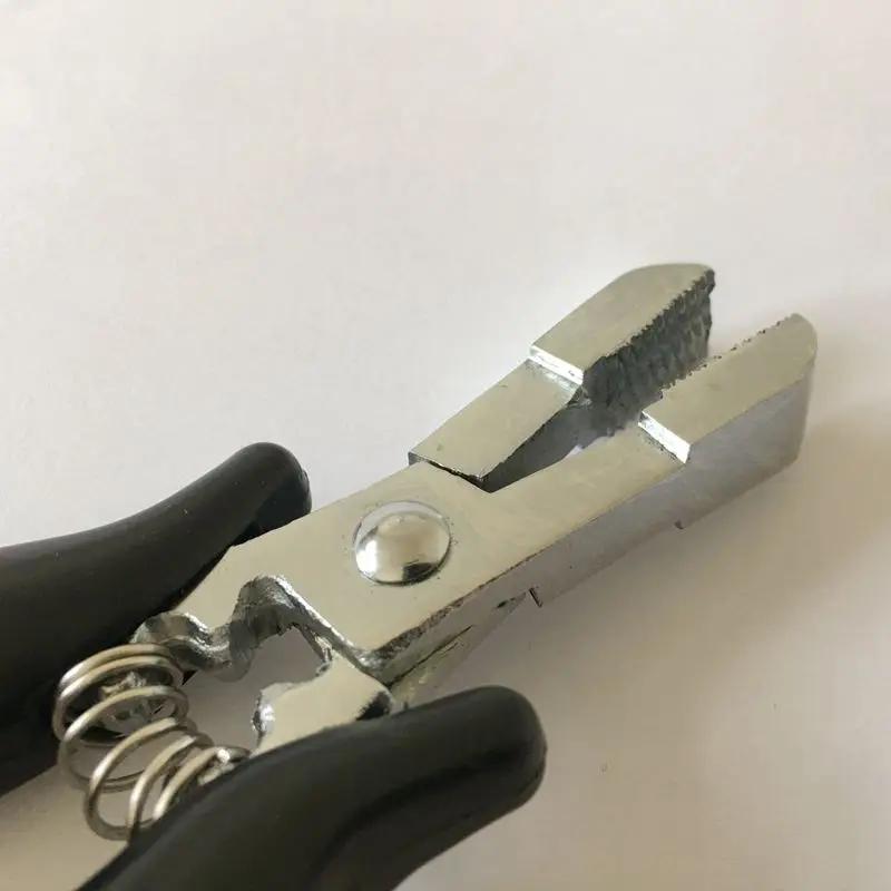 Clește plat negru 1 buc cu caneluri mici, clemă pentru extensii de păr pre-legate