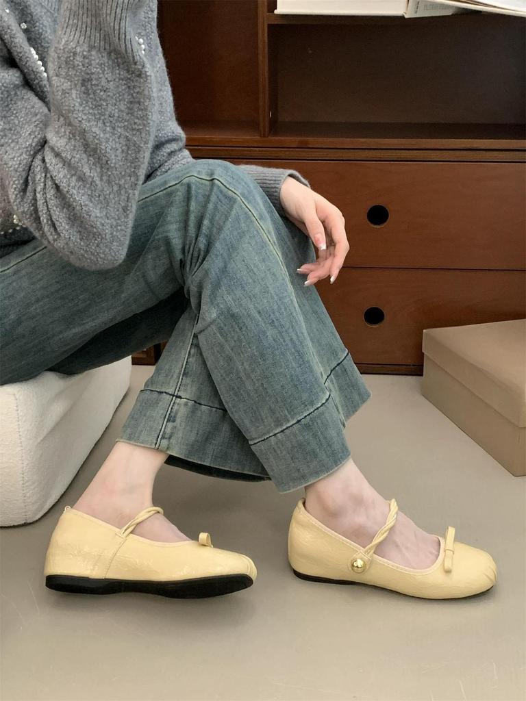 Inner heightening retro single shoes women's shoes 2025 new spring French Mary Jane black commuter small leather shoes