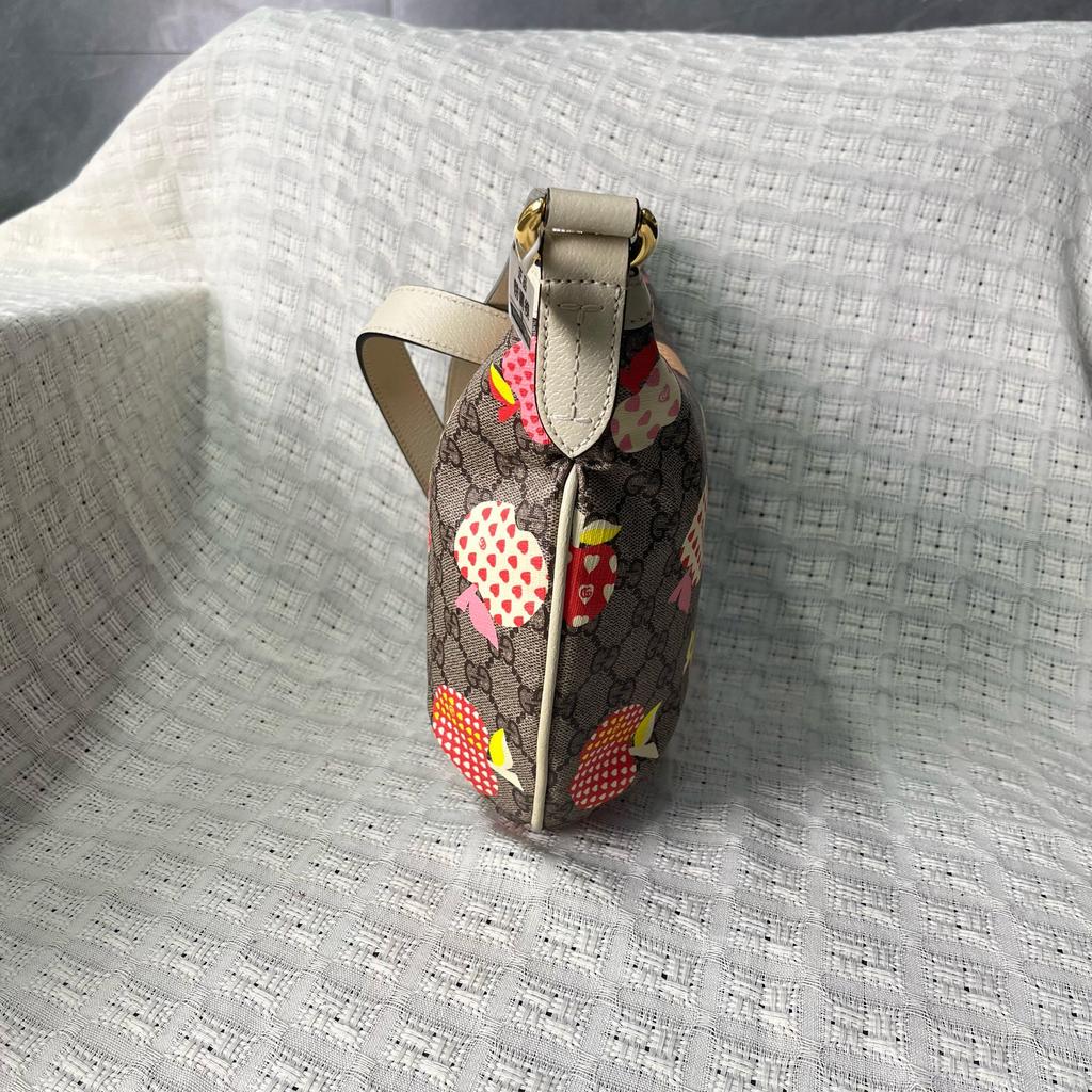 [Pre-Owned] Ophidia Valentine's Day Collection Heart Apple Pattern Logo Leather Dumpling Bag Half Moon Crossbody Shoulder Bag - Very Good #1SAFR72