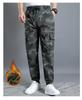 Męskie Grube Odporne na Ścieranie Spodnie Robocze w Kamuflażu - Casualowe i Luźne, z Dodatkiem Weluru na Zimę