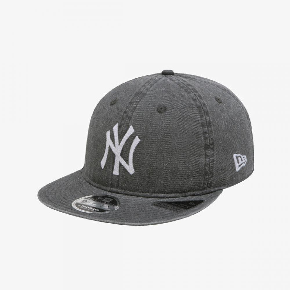 New Era Yankees Pigment Washed Retro Crown Strapback Black 15131615 blacks/SM