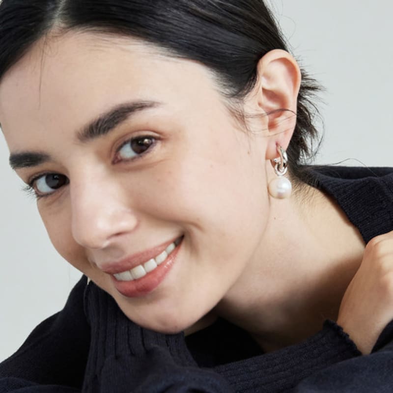 ENOUGHLIP One Touch Big Pearl Earring