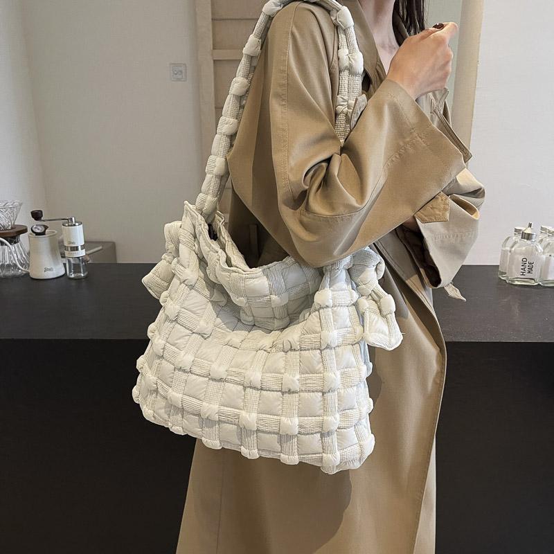 High Capacity Cloud Grid Tote Bag Foldable Leisure Ultra Light Solid Color Single Shoulder Bag New Fashion Style Winter