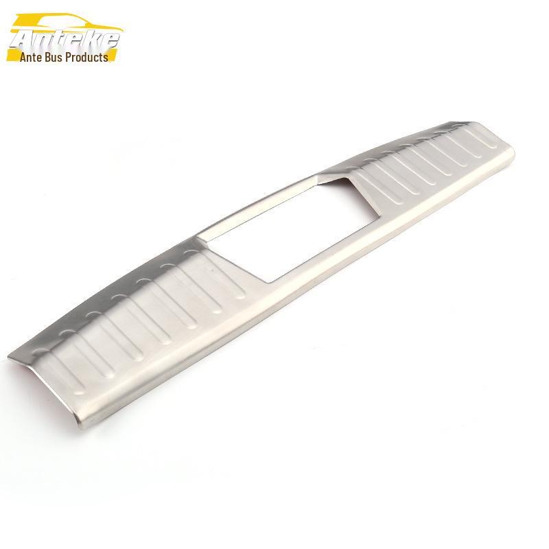 

Stainless Steel Rear Guard Plate for Dongfeng Fengguang 370 - Trunk Protection Pedal Decorative Sticker