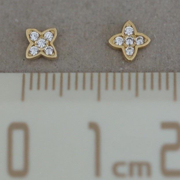 Exquisite 14K Gold-Plated S925 Four-Leaf Clover Stud Earrings with Fresh Flower Design