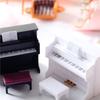 Plastik Puppenhaus Miniaturklavier mit Hocker Mini Puppenhaus Instrumentenmodell