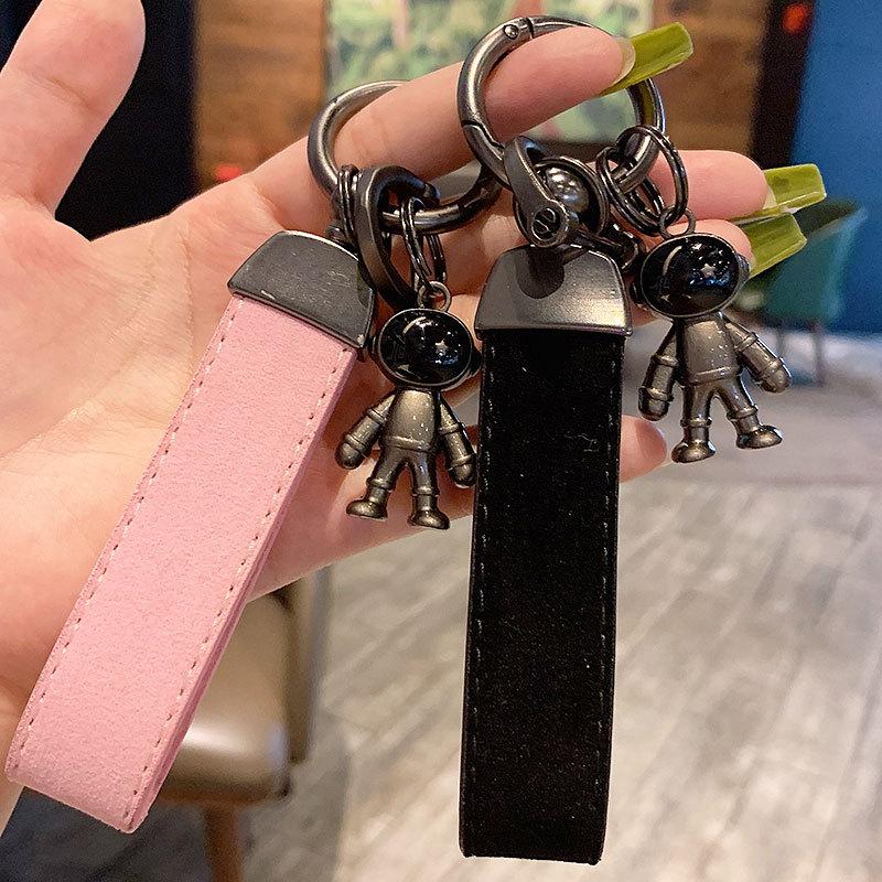 Creative Metal Astronaut Keychain Pendant Women'S Exquisite Pu Leather Car Keychain Pendant Small Gift
