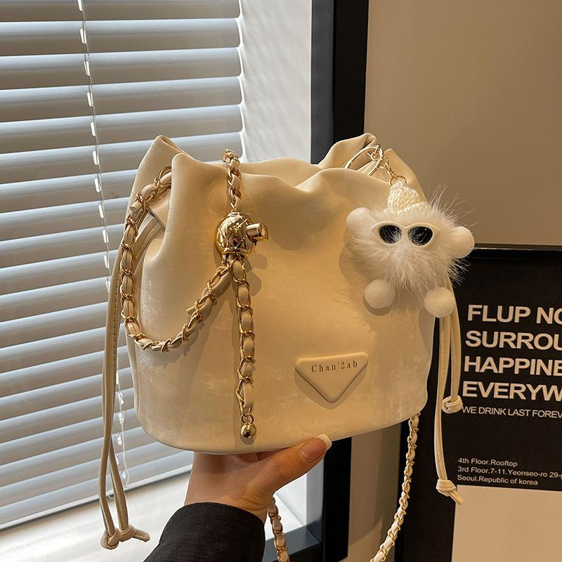 New niche design bag shoulder crossbody versatile trendy bucket drawstring chain bag