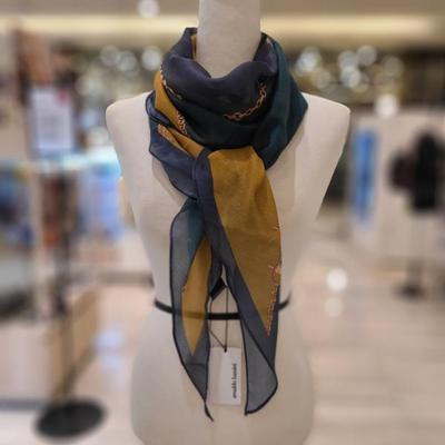 Accessoires – Sjaals en hoofddoeken