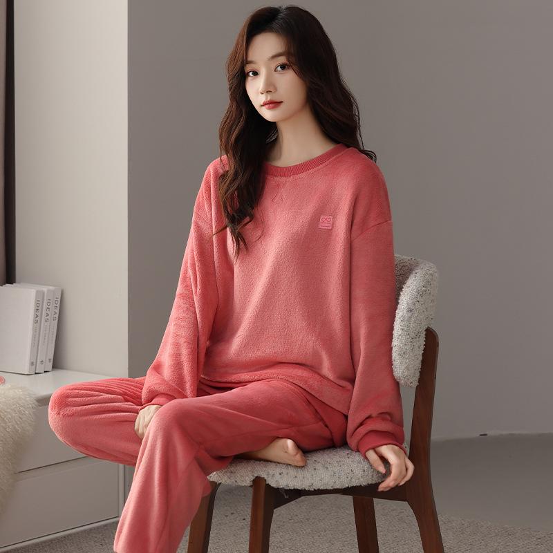 Autumn and winter flannel pajamas women's loose and simple round neck coral fleece loungewear set winter warm thickened and velvet