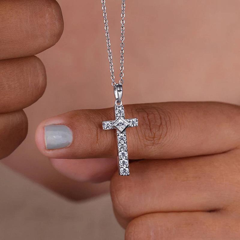 Cross Inlaid Zircon Necklace, Personalized Sweet And Cool Style Pendant Jewelry, Fashionable Temperament Is Shining And Exquisite