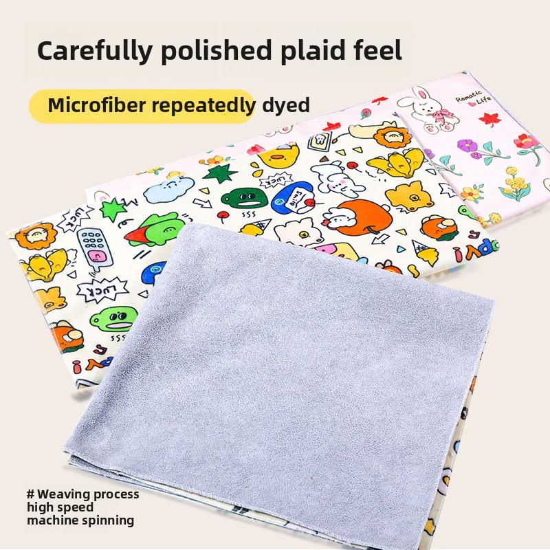 Multi Functional Cat Wrap Cloth for Pets  Including Cleaning Trimming  Anti Scratch and Anti Run Fixing Cloth for Nails