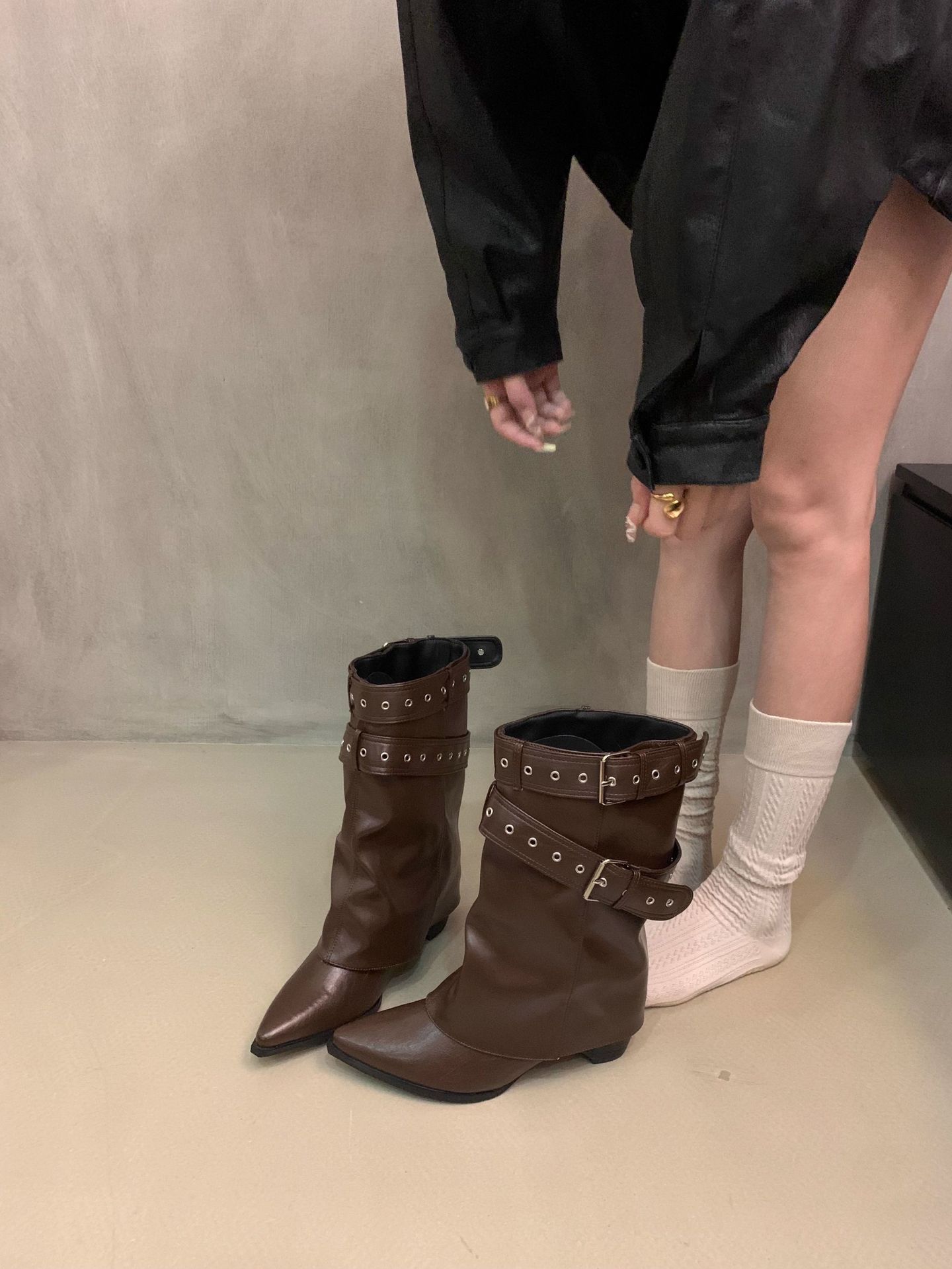 

Vintage Birkenstock short boots women s 2025 autumn and winter pointed inner heightening pleated soft-soled stacking boots short western Martin boots 35