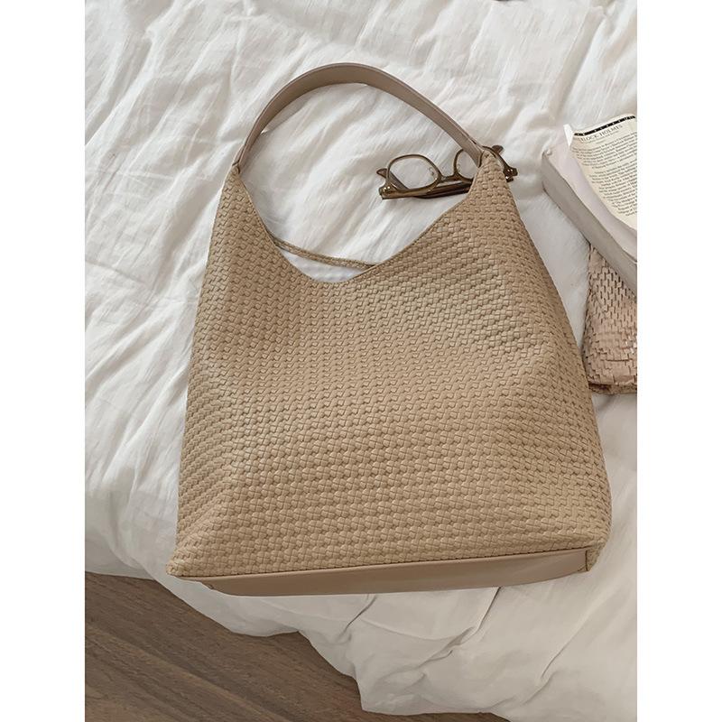 

Vintage Large Capacity Armpit Commuter Bag Women s Bag 2025 New Simple Woven Pattern Fashion Shoulder Tote Bag хаки