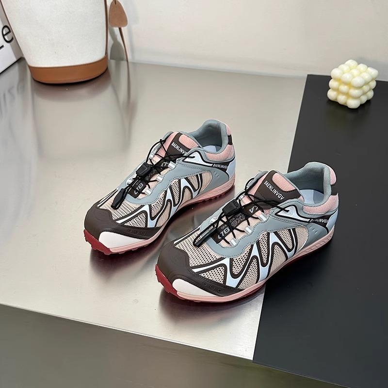 Breathable mesh running shoes outdoor versatile hiking shoes women's summer new buckle casual running shoes