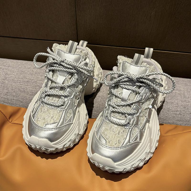 

Женские полушлепанцы без каблука с подошвой из шин, с сумкой на носке, новая платформа, спортивная и повседневная обувь 35 серебряный