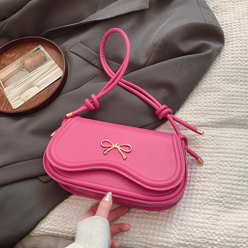 Korean niche underarm bag women's 2025 new trendy fashion portable small square bag niche design foreign style messenger bag