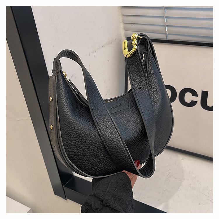 

Корейская версия простой и популярной портативной маленькой сумки женская 2025 нишевая модная сумка-мессенджер сумка-полумесяц повседневная для поездок подмышечная сумка