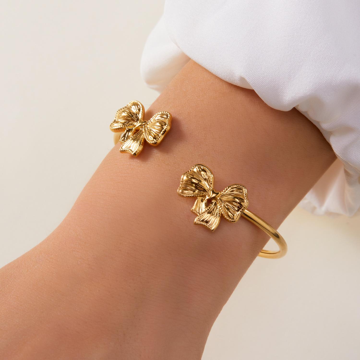 

New Classic Sun Moon Pattern Open Bangles Bracelet For Women Gold Color Stainless Steel Heart Cuff Bracelet Hand Ornament Gift