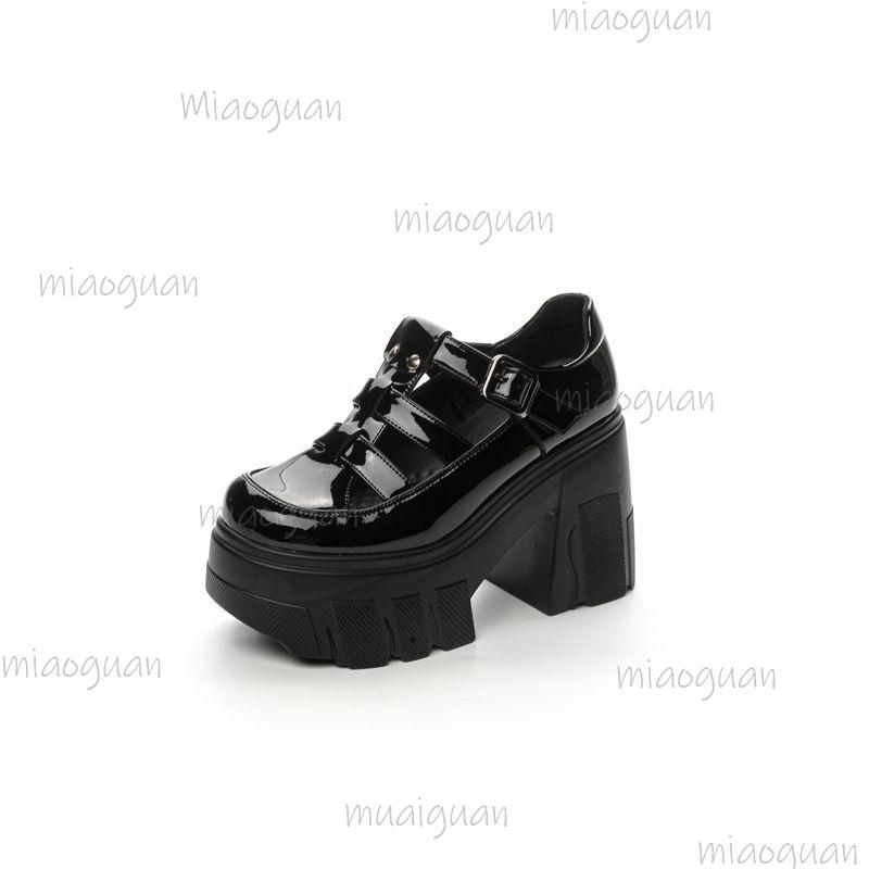 Fashion 2025 New Roman Style Hollow Sandals Thick High Heel Round Toe Platform Sandals Leather Buckle Strap Women Street Style Pumps