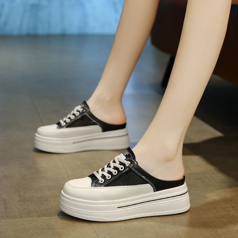 Kleine weiße Schuhe Taschenkopf halber Slipper Damen dicke Sohlen erhöhen die Höhe 2025 Sommer neue Modelle platzen Mode faule Leute tragen vielseitig lässig