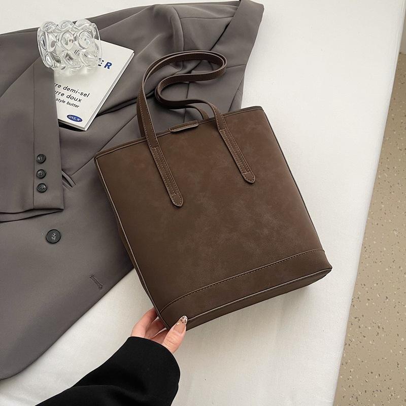 

Сегодняшние популярные сумки, новые летние текстурные нишевые наплечные сумки, универсальные сумки-мессенджеры, сумки-ведра