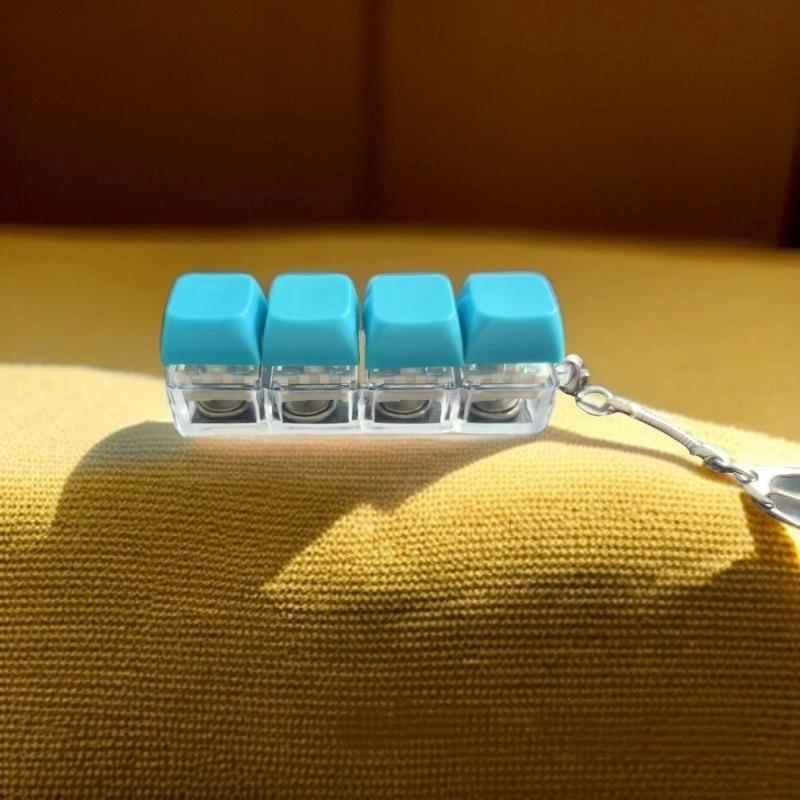 1 Stück 4 Tasten Finger Tastenkappen DIY Tastatur Klicker Spielzeug Knopf Tastenkappe Schlüsselanhänger für Erwachsene Stressabbau Spielzeug