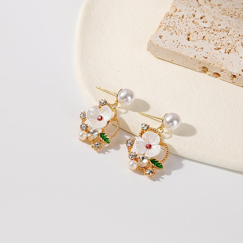 Exquisite, Small, Sweet And Cute Imitation Pearl Flower Stud Earrings Mori Small Fresh Super Fairy Rhinestone Ear Jewelry