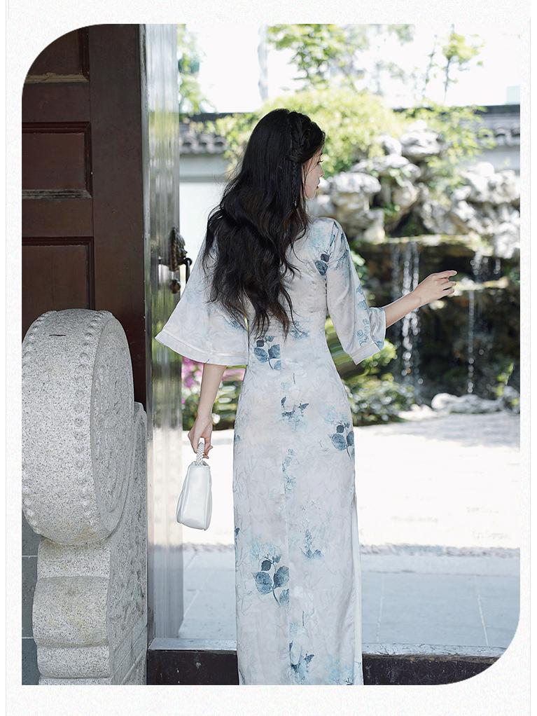 2025 Modern Chinese Big Sleeve Qipao: Elegant Retro-Inspired Daily Wear for Young Women
