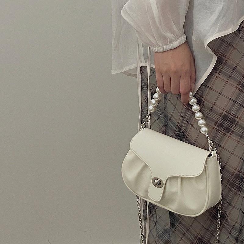 Sac à bandoulière en chaîne de perles pour femme Design de niche Plissé Doux Sac à main Sac bandoulière Clutch de soirée Socialite