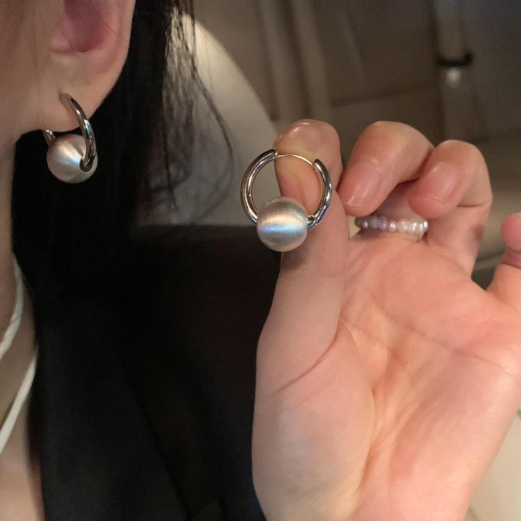 2025 Trendy Large Earrings: Simple, Cool, Versatile - Perfect for Round Faces