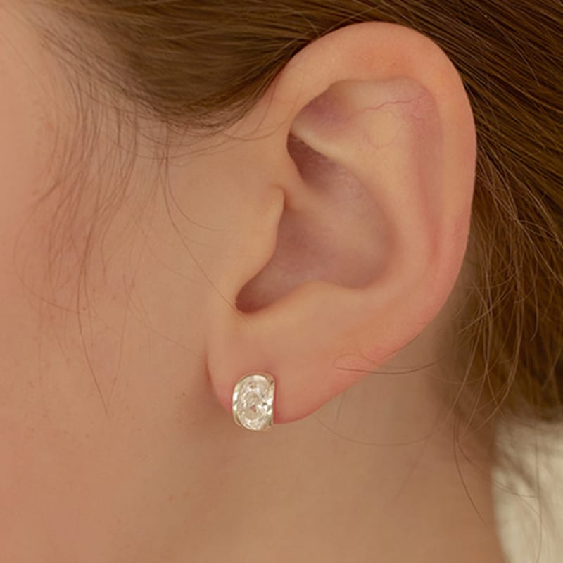 

Lewe Oval Clear Hoop Earring (S/M) Medium(original)